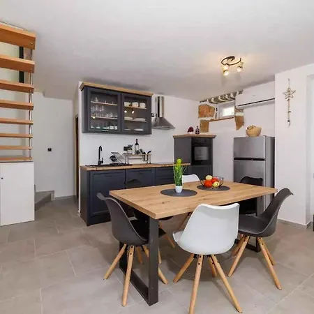 In 51206 Grizane-Belgrad