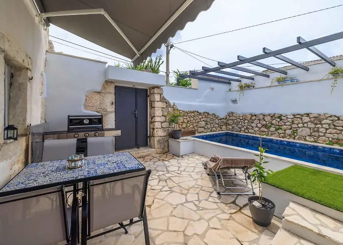In 51206 Tatil Evi
